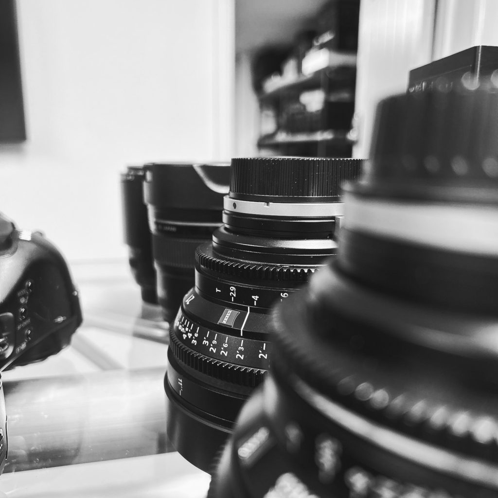 🎥 Behind the scenes at UnGentle Studio🎬 

Just another day in the studio, capturing the details that tell the real story. Something is on the horizon, and we can’t wait to share it with you. Stay tuned as we prepare to unravel …🌀👀✨ 

#UnGentle #UnRavel